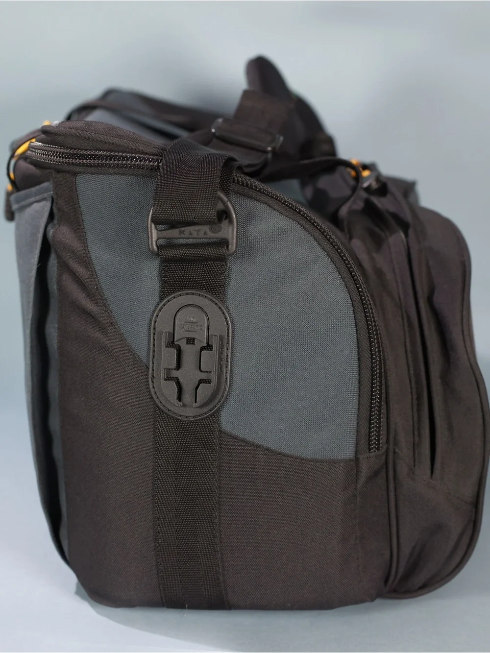 Kata KT VA-3333 multipurpose photo/video shoulder bag